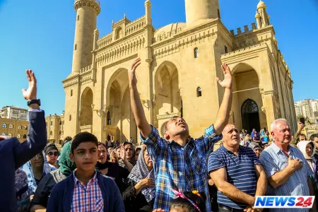 Təzə Pir məscidində Aşura mərasimi - FOTO/VİDEO