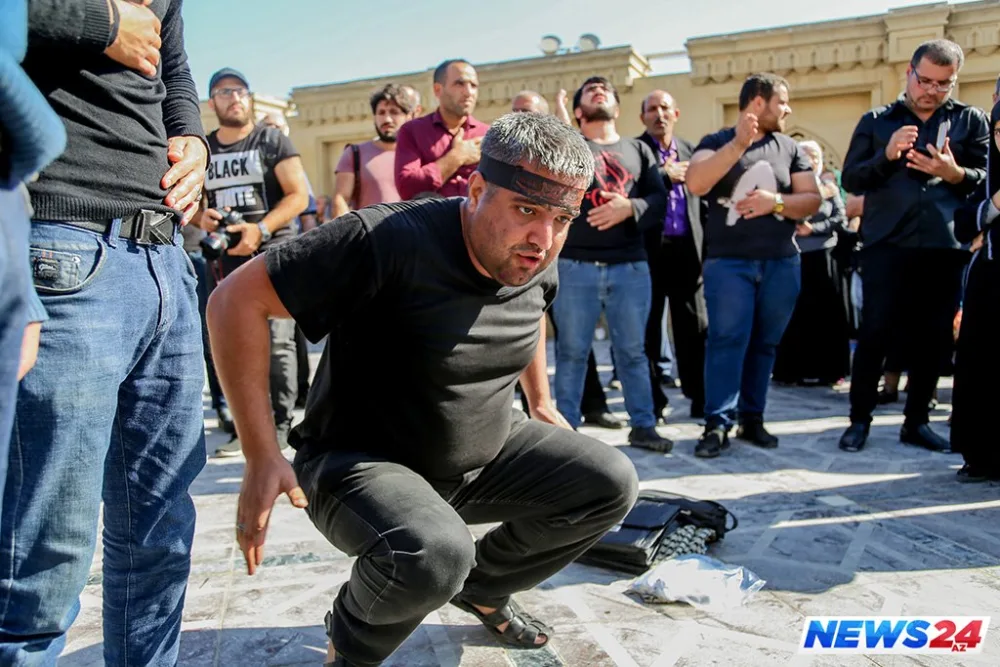 Təzə Pir məscidində Aşura mərasimi - FOTO/VİDEO