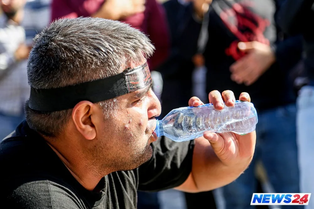 Təzə Pir məscidində Aşura mərasimi - FOTO/VİDEO