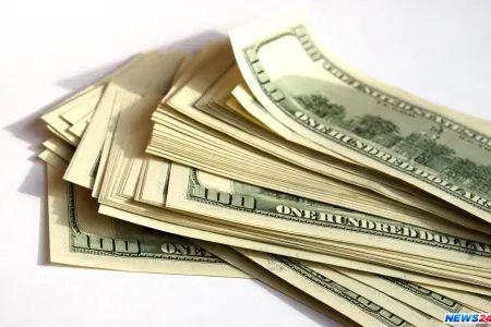 Dollarla kredit borcu olanlara pis xəbər