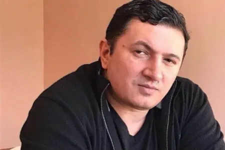 “Kral lazım deyil” - Quli özü kraldır?