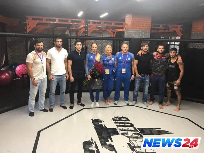 17 yaşlı Dünya çempionu Darya Bilodid TT Fight Club-un prezidentinin qonağı olub - FOTO