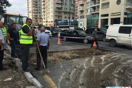 Bakıda daha bir yol çökdü - Fotolar