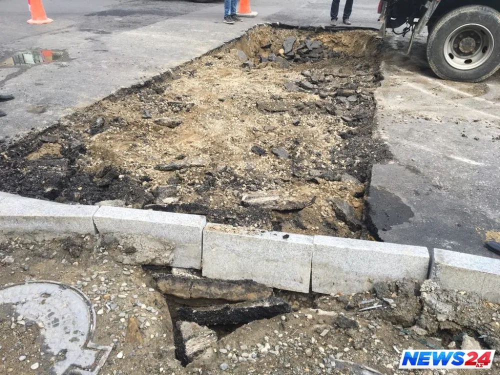 Bakıda daha bir yol çökdü - Fotolar