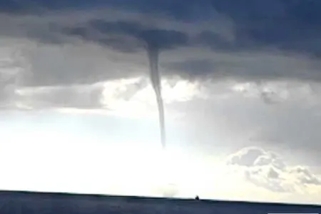 Xəzərdə nəhəng burulğan - VİDEO