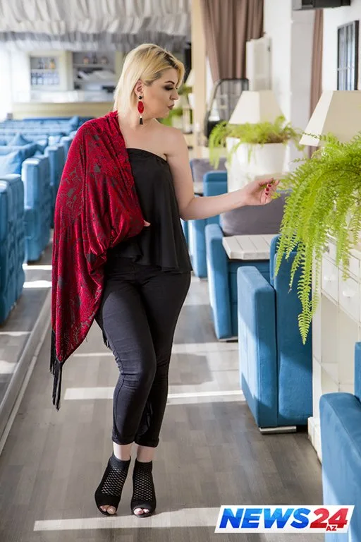 “Ciblərində pul var, aparıcılıq edirlər” – Zümrüd – FOTOLAR - VİDEO