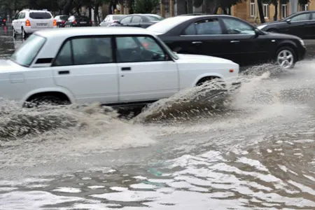 Yağış suları iki qurumu üz-üzə qoydu - “Azərsu”dan Bakı meriyasının ittihamlarına cavab