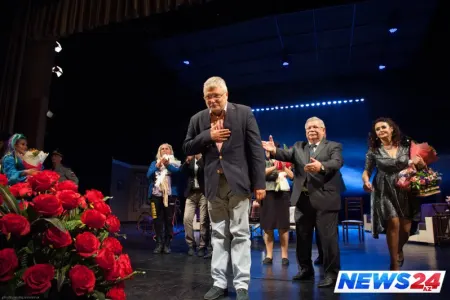 Akademik Milli Dram Teatrında “Sinif yoldaşları” tamaşasının premyerası olub