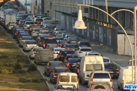 Bakıda nəqliyyatın hərəkəti İFLİC OLDU - Qatarlar gecikdi, avtobuslar yolda qaldı