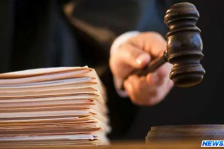 Sevdiyi qızı 3 dostu ilə qəbirstanlıqda zorladı — Məhkəmə işi