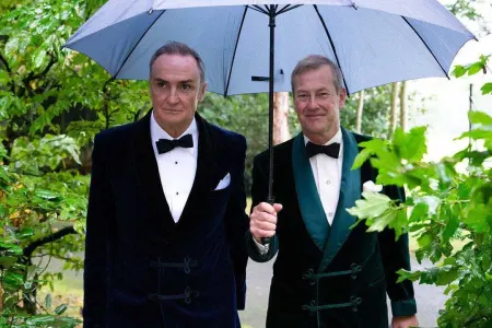 Britaniya kraliçasının kişi qohumu ərə getdi