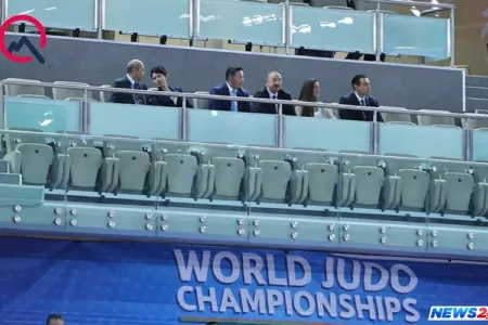 Əliyev yarışları Battulqa ilə izlədi - Fotolar+ Yenilənib