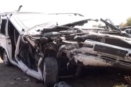 Mikroavtobus yük maşını ilə toqquşdu- çoxlu sayda yaralı var - VİDEO