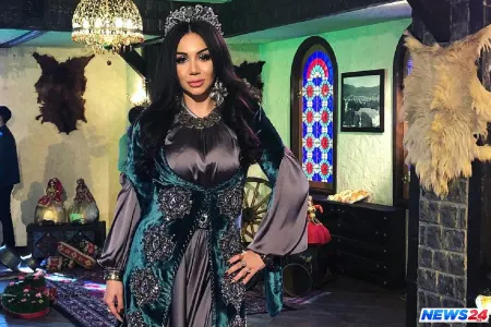 Lətifə bu dəfə fars dilində oxudu - VİDEO