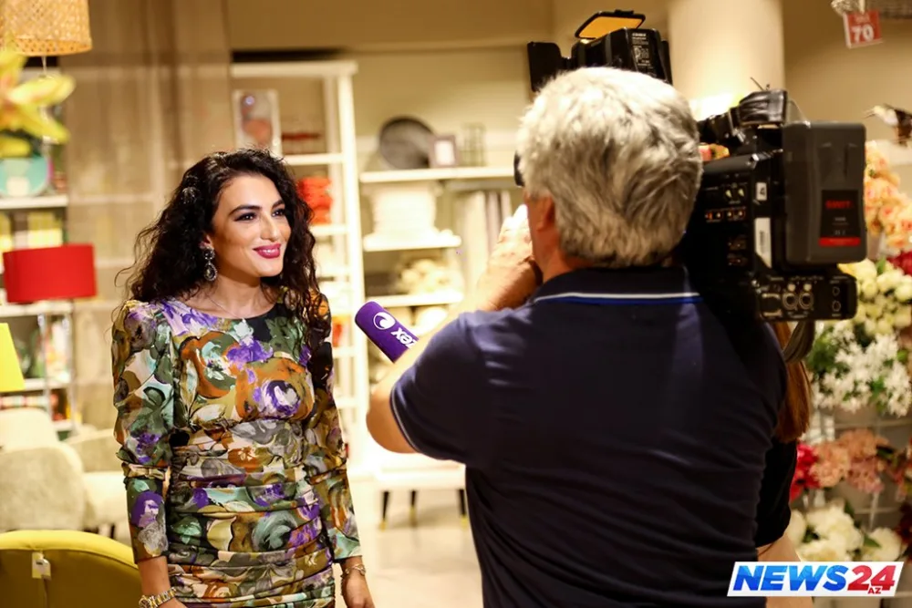 Dilarə Kazımova pərəstişkarları ilə görüşdü - İmza günündən FOTOLAR-VİDEO