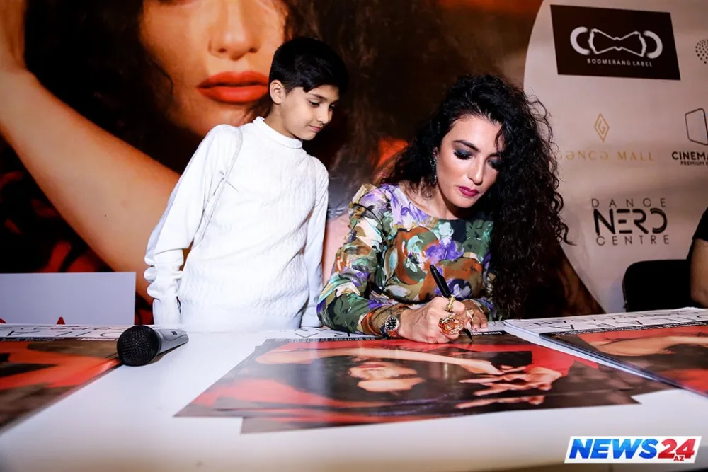 Dilarə Kazımova pərəstişkarları ilə görüşdü - İmza günündən FOTOLAR-VİDEO