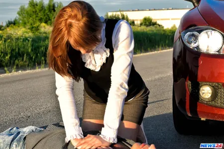 Bakı metrosunda gərgin anlar- Gənc qız ölümdən xilas etdi