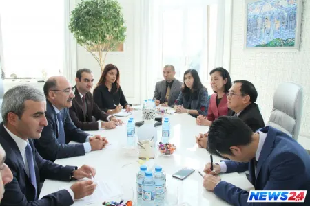 Əbülfəs Qarayev Tailand Krallığının mədəniyyət naziri ilə görüşüb