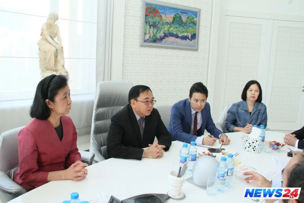 Əbülfəs Qarayev Tailand Krallığının mədəniyyət naziri ilə görüşüb
