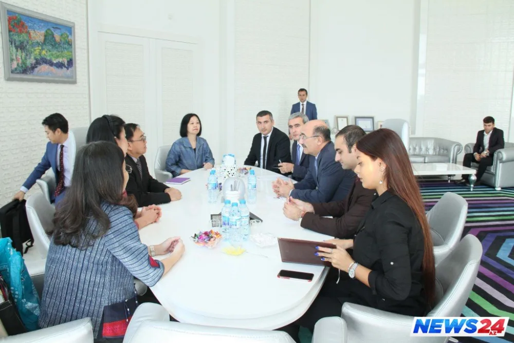 Əbülfəs Qarayev Tailand Krallığının mədəniyyət naziri ilə görüşüb