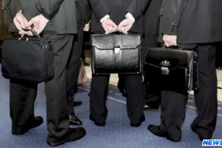 Bu azərbaycanlı məmurlar işə piyada gedir