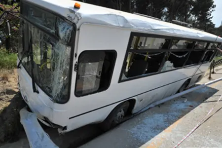 Gedişhaqları qalxıb, amma biz sınıq-salxaq avtobusda gedirik