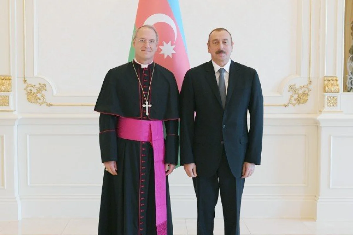 Prezident İlham Əliyev Müqəddəs Taxt-Tacın Azərbaycandakı apostol nunsisinin etimadnaməsini qəbul edib