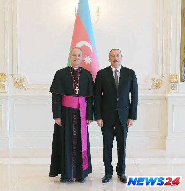 Prezident İlham Əliyev Müqəddəs Taxt-Tacın Azərbaycandakı apostol nunsisinin etimadnaməsini qəbul edib