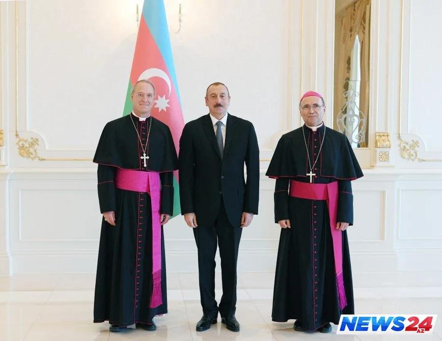 Prezident İlham Əliyev Müqəddəs Taxt-Tacın Azərbaycandakı apostol nunsisinin etimadnaməsini qəbul edib