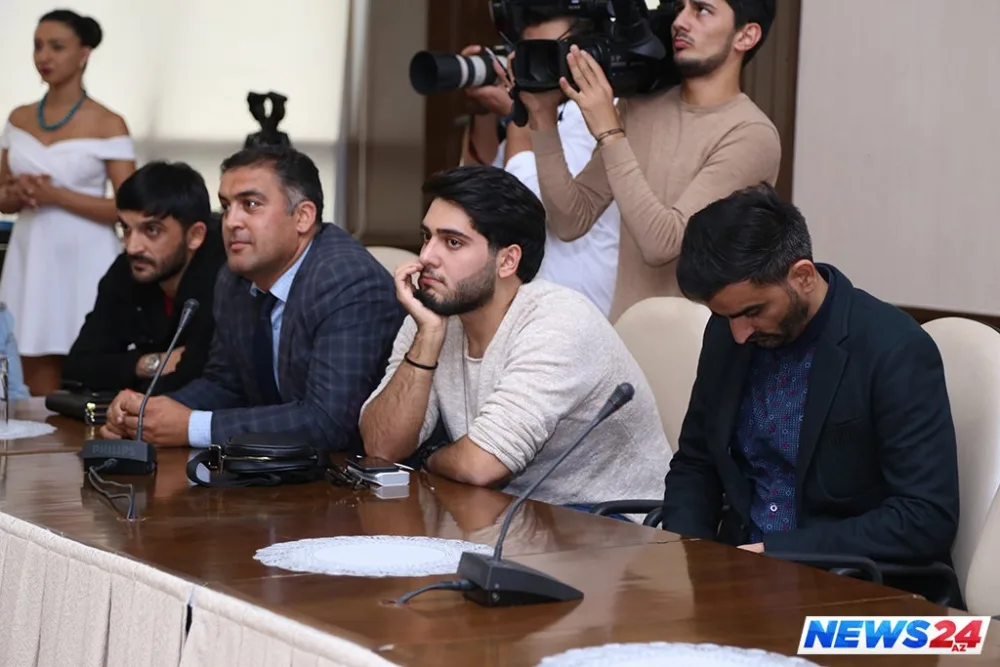 Azərbaycanlı müğənninin tədbirində qalmaqal düşdü – FOTOLAR - VİDEO