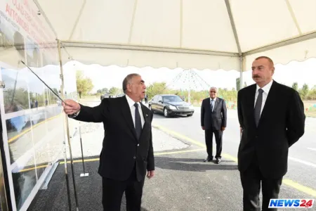 Prezident ödənişli avtomobil yolunda aparılan tikinti işlərinin gedişi ilə tanış olub