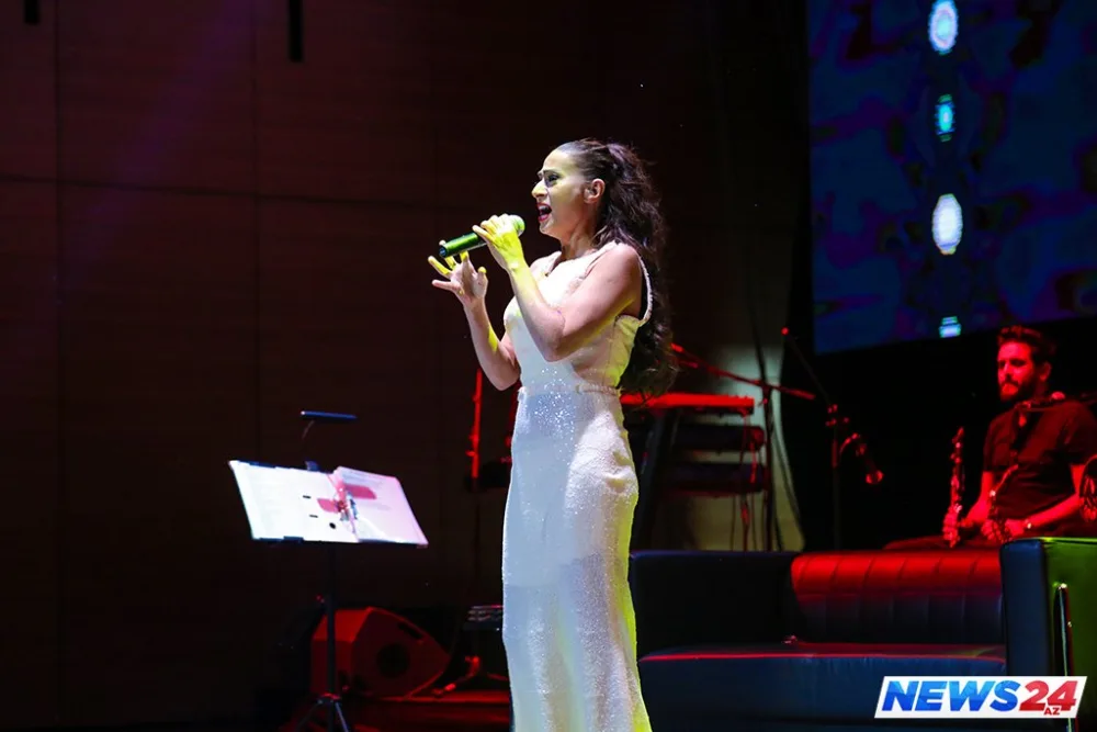 Yıldız Tilbenin söz-söhbətli konsertindən - FOTOLAR - VİDEO