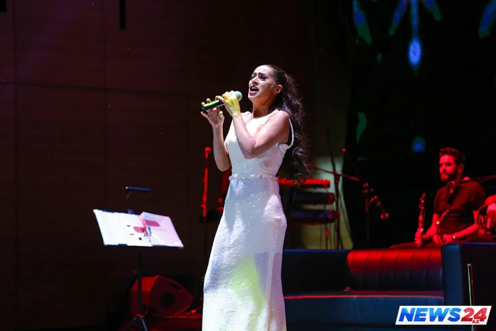 Yıldız Tilbenin söz-söhbətli konsertindən - FOTOLAR - VİDEO