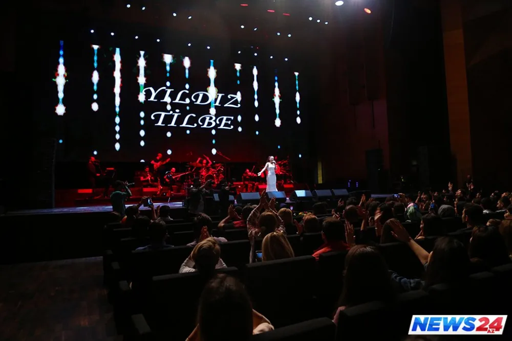 Yıldız Tilbenin söz-söhbətli konsertindən - FOTOLAR - VİDEO