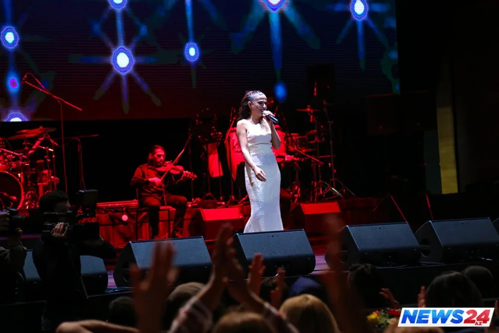 Yıldız Tilbenin söz-söhbətli konsertindən - FOTOLAR - VİDEO