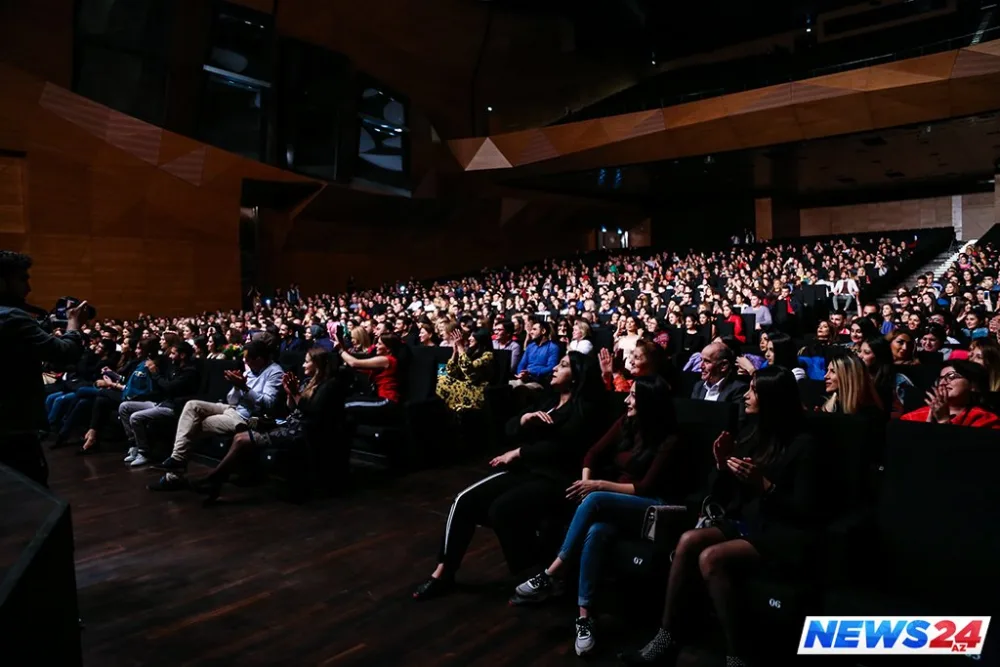 Yıldız Tilbenin söz-söhbətli konsertindən - FOTOLAR - VİDEO