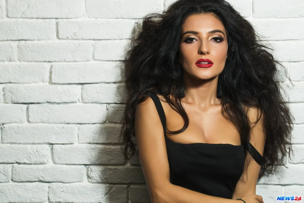 Dilarə italyan qadını obrazında - YENİ FOTOSESSİYA