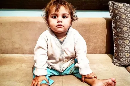 Bakıda gecə küçədən körpə qız tapılıb - Onu itlər parçalayacaqdı - FOTO