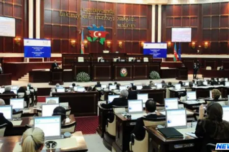Parlamentdə “erotika” söhbəti