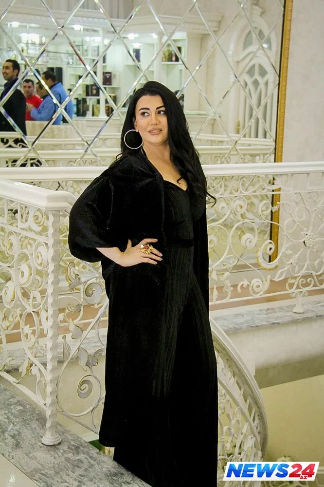 Fəxri ad alan Könül Kərimova vur-çatlasın etdi - FOTOLAR - VİDEO