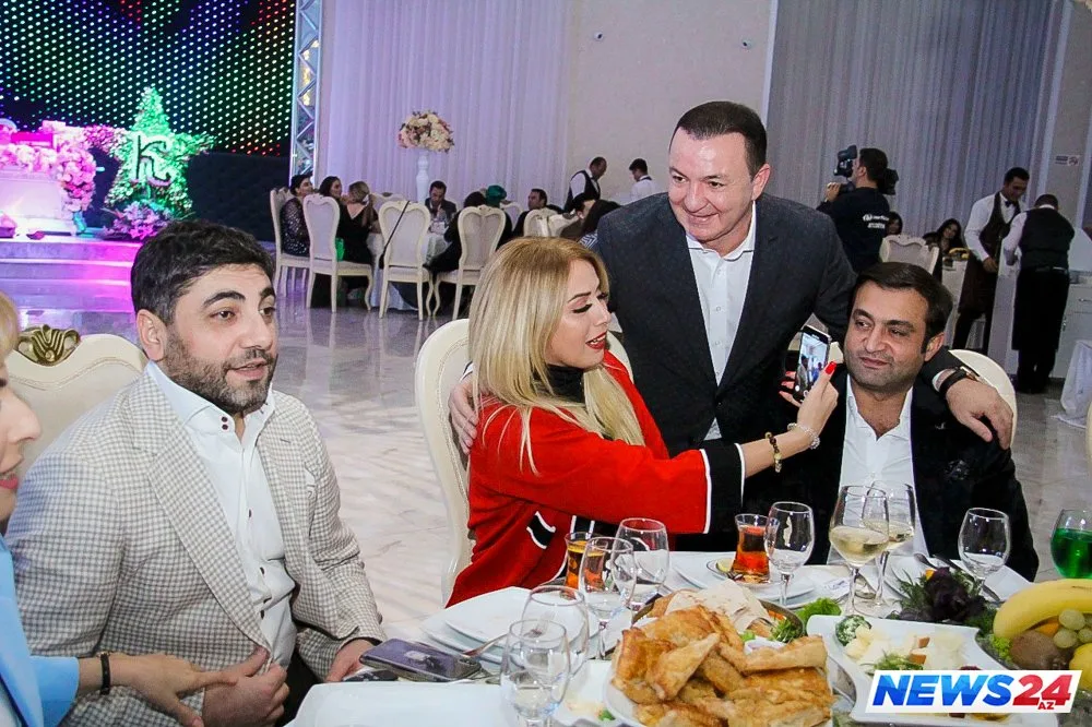 Fəxri ad alan Könül Kərimova vur-çatlasın etdi - FOTOLAR - VİDEO