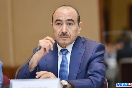 Dünya mediası Əli Həsənovun məqaləsinə geniş yer ayırıb