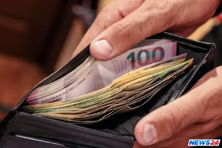 Xərçəng xəstəsi olan uşağı öz övladı kimi təqdim etdi -Yığılan pulları mənimsədi