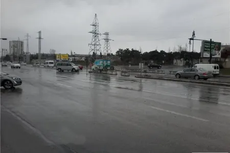 Zığ şosesində də uçqun qeydə alındı