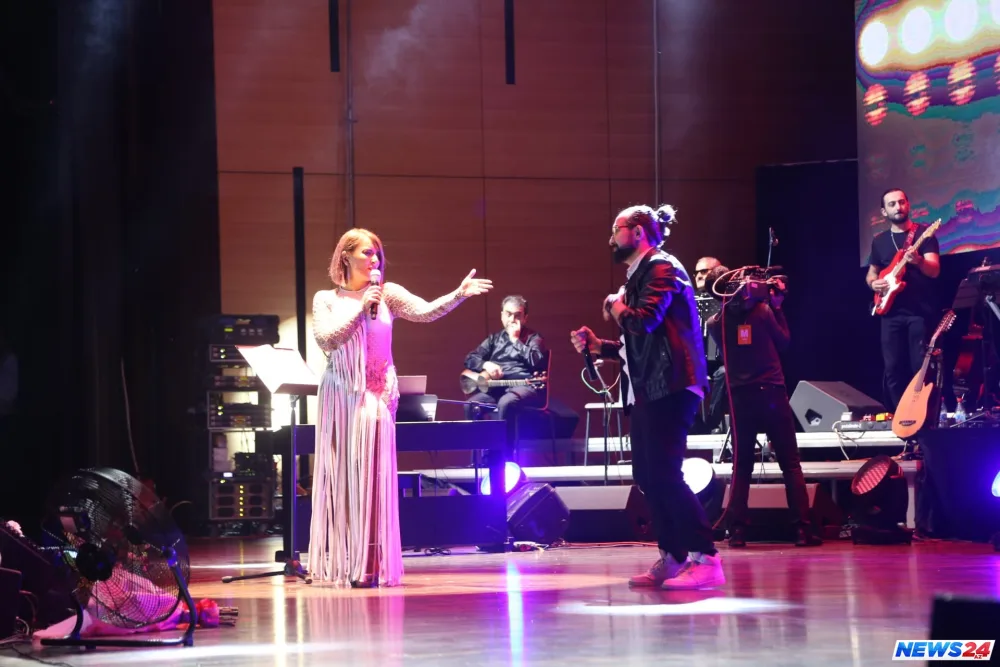 Bir zamanların çalmalı qızı, bu günün isə seks-simvolu Tünzalə Ağayevanın konsertindən - FOTOLAR - VİDEO