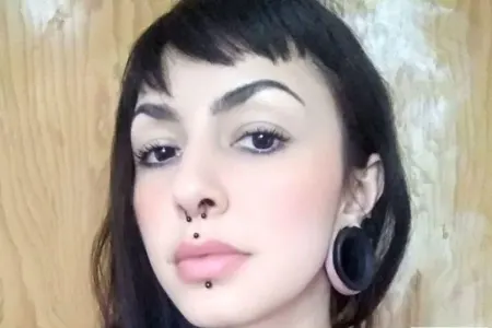 Qız göbəyini kəsib, sevdiyi oğlana göndərdi