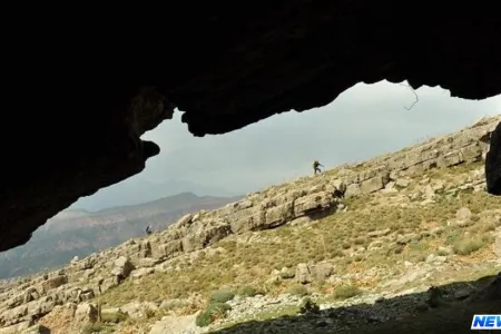 Bu kişi 23 ildir ailəsiylə mağarada yaşayır