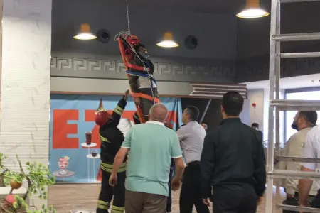 Azərbaycanlı gənc özünü 42-ci mərtəbədən atdı, amma ölmədi - FOTO