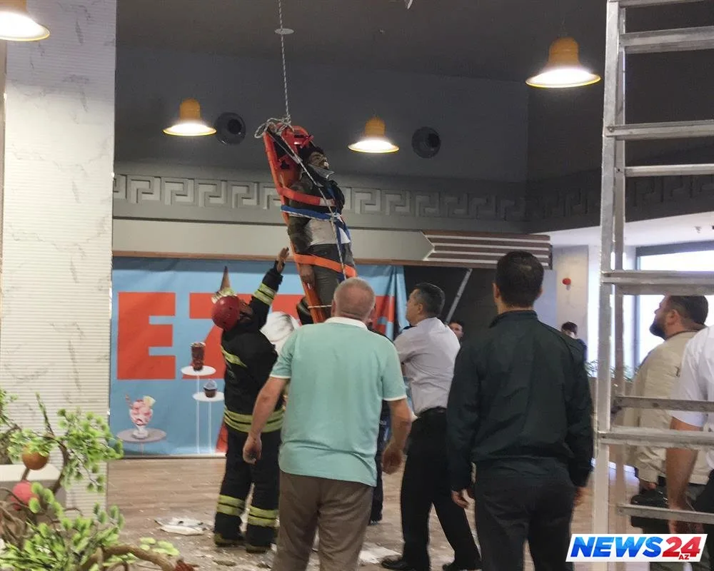 Azərbaycanlı gənc özünü 42-ci mərtəbədən atdı, amma ölmədi - FOTO