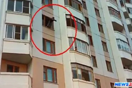 Azərbaycanlı özünü 42-ci mərtəbədən atdı, sağ qaldı - VİDEO